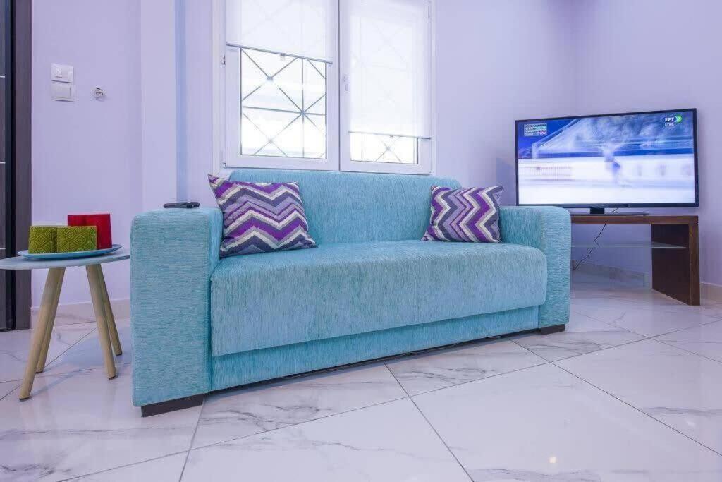 Modern Fully-Equipped House, 5 Min Walk From Metro Villa Athena Bagian luar foto
