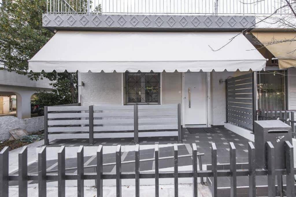 Modern Fully-Equipped House, 5 Min Walk From Metro Villa Athena Bagian luar foto